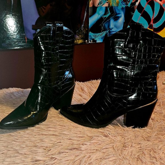 Design Lab Boots - Picture 1 of 4